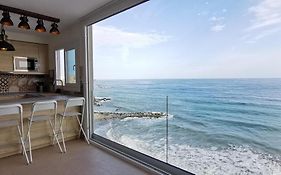 La Perla Cruise Apartment On Private Beach, Modern With Aircon & Wifi