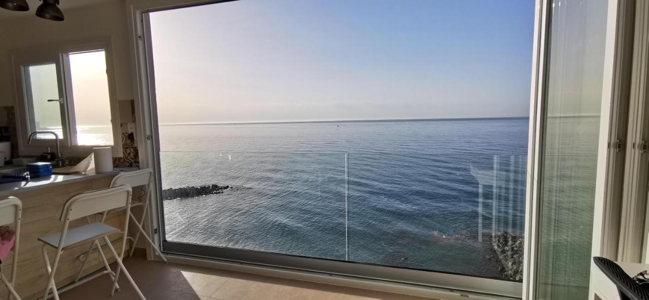 La Perla Cruise Apartment On Private Beach, Modern With Aircon & Wifi Benalmádena Exterior foto